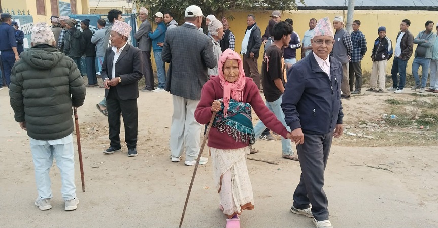 शान्ति र विकासको कामनासहित सुर्खेतमा मतदान